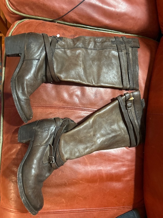 Frye Shoes - Frye Brown Leather Boot women size 8